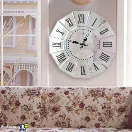 ساعت ديواری گلدن هاوس مدل Roman با نمایش زمان رومی و به صورت شیشه ای طراحی شده است